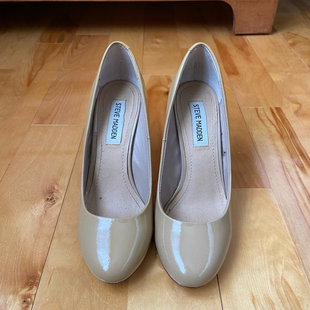Steve Madden Nude Patent Pumps